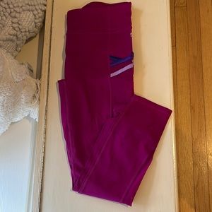 Women's  Fabletics size M motion 365 size medium workout leggings magenta.